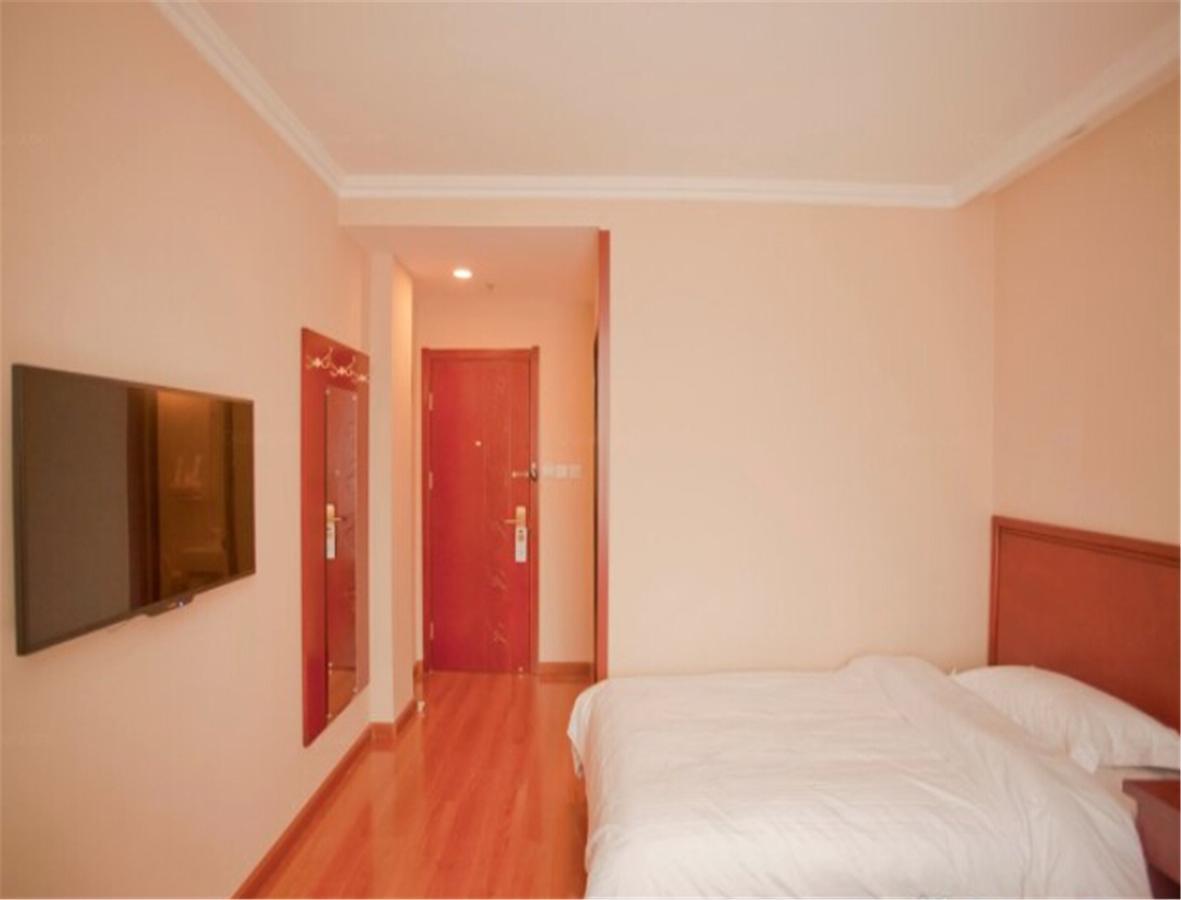 Greentree Inn Liaoning Dalian Railway Station South Shengli Square Express Hotel Exterior photo